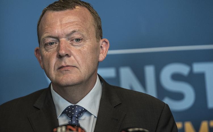 Asylkortet. Venstres formand Lars Løkke Rasmussen på gårsdagens pressemøde, hvor partiet præsenterede asyludspil. 