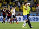 SKILLEVEJ. Kan Brasilien rejse sig fra 7-1 nederlaget til Tyskland ved VM på hjemmebane sidste sommer under Copa América, der begynder torsdag, eller er Brasiliens position som verdens førende fodboldnation ovre? 