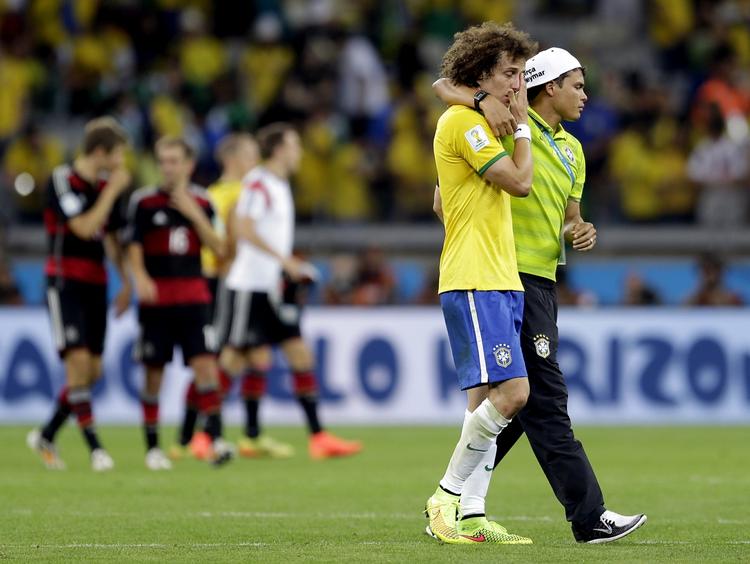 SKILLEVEJ. Kan Brasilien rejse sig fra 7-1 nederlaget til Tyskland ved VM på hjemmebane sidste sommer under Copa América, der begynder torsdag, eller er Brasiliens position som verdens førende fodboldnation ovre? 