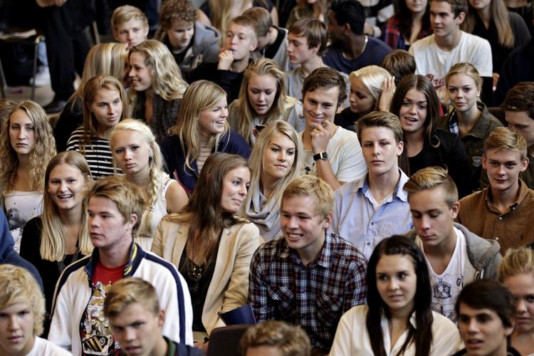 Førstegangsvælgere. Hvis det udelukkende var førstegangsvælgere, der bestemte, ville det kommende folketing se markant anderledes ud, end det gør i dag. Og også markant anderledes, end det ser ud til at komme til at se ud i de almindelige meningsmålinger. 