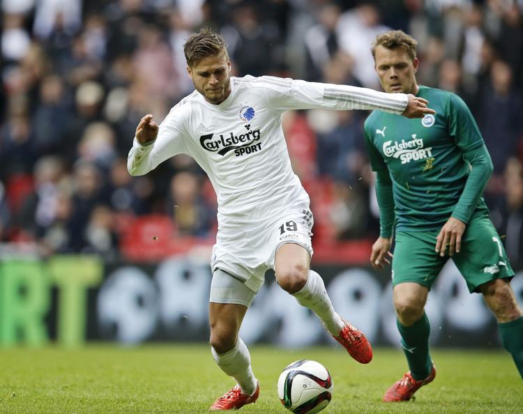 VIDERE. Efter at have spillet i Viborg, OB og FC København rykker Rurik Gislason nu videre sydpå. 