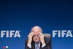 SKANDALERAMT. Fifa-præsident Joseph Sepp Blatter forlader nu organisationen midt under den dybe krise, korruptionsanklagerne har sendt den ud i. 