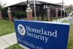 EFTERFORSKNING. USA's sikkerhedsministerium og FBI forsøger nu at opklare, hvorfra det elektroniske indbrud blev begået. 