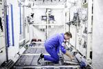 Andreas Mogensen skal være første dansker i rummet. Han er under oplæring som astronaut på ESA i Köln, Tyskland. Andreas træner blandt andet i en model af Columbus-modulet, som er der hvor han skal udføre sine forsøg. 
