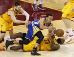 storspil. Golden States superstjerne Stephen Curry var med 22 point stærkt medvirkende til at sænke Cleveland. 