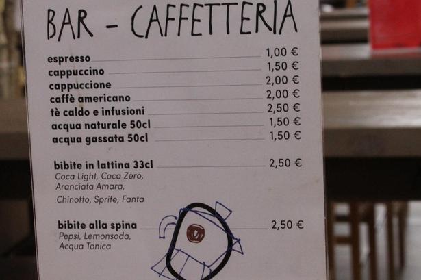 Rimeligt. Med de priser kan man flotte sig med en ekstra kop. 