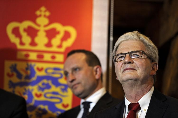 Kritik. Tidligere udenrigsminister Holger K. Nielsen (SF) kalder det useriøst, at Løkke vil lade en ekspert gentænke dansk udenrigspolitik. Også Konservative er imod idéen. 