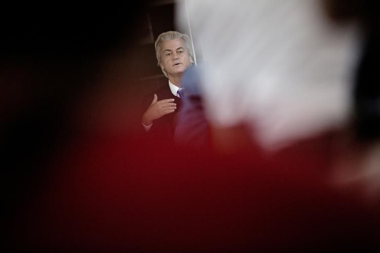 Truet. Hollandske Geert Wilders er konstant omgivet af sikkerhedsvagter. 