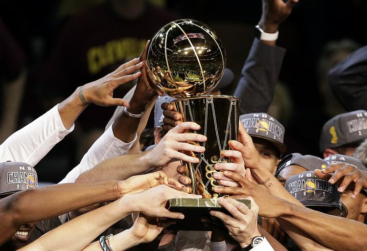 Trofæ. Det er 40 år siden, holdet fra Oakland i Californien sejrede i NBA. 