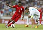 ambitiøs. Den kun 20-årige Raheem Sterling har med i løbet af kort tid fået etableret sig som stamspiller for både Liverpool og England. Men spilleren vil nu videre til en større klub. 