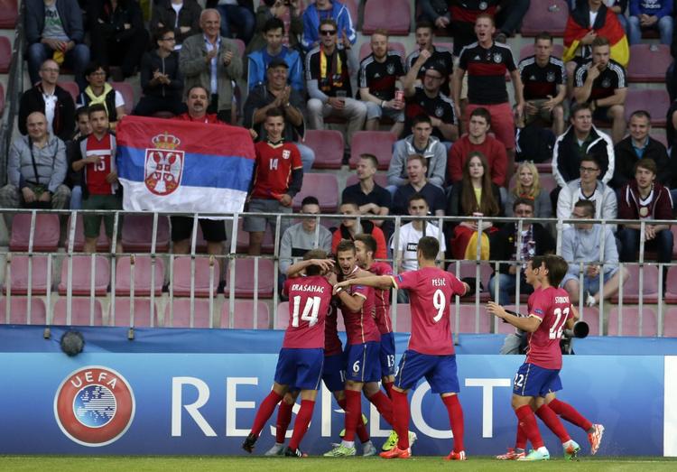 Uafgjort. Serbien fik 1-1 mod de tyske favoritter i Danmarks pulje. 