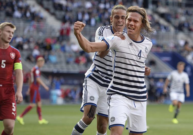 Foregangsmand. Jannik Vestergaard udlignede - og så fik han Yussuf Poulsen på nakken. 