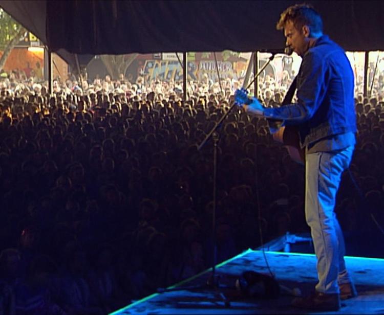 Timing. Det er godt set af DR 3 at vise Damon Albarn fra Roskilde Festival sidste år. Koncerten blev i øvrigt anmeldt til 6 hjerter her i avisen. 