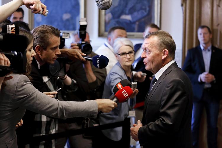 Regeringsdannelse. Kongelig undersøger Venstres formand Lars Løkke Rasmussen forhandlede i dag med de øvrige partier. 