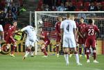 matchvinder. Kevin Volland var ond ved Danmark. Han scorede tol mål, blandt andet her direkte på frispark. 