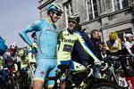 Færdig. Jakob Fuglsang (t.v.) må udgå af Tour de Suisse efter maveonde. Her står han med Chris Anker Sørensen ved starten i Maastricht ved Amstel Gold Race sidste år. 