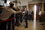 Forhandlinger. Lars Løkke Rasmussen meddeler pressen, at han ikke kan danne en flertalsregering. 