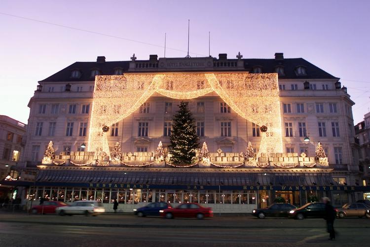 Luksushotel. D'angleterre skifter hænder igen. 