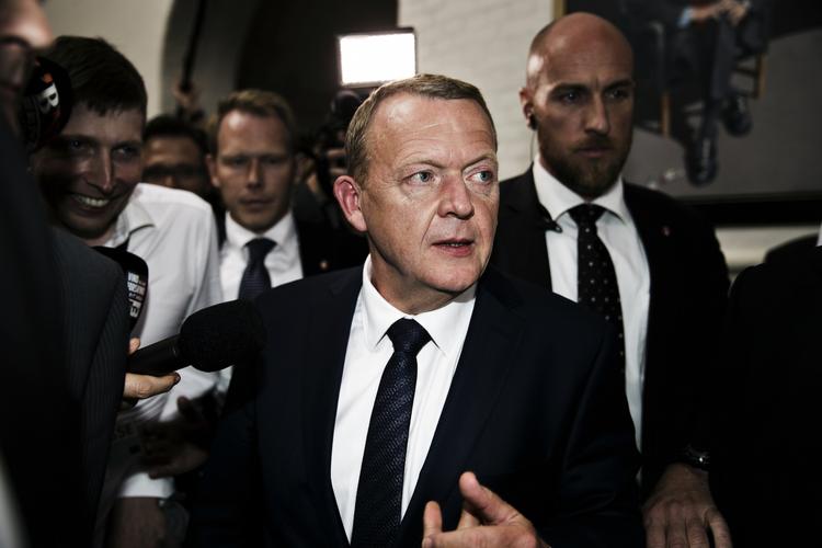 Regeringsforhandlinger. De seneste dages forhandlinger kræver eftertænksomhed og fordøjelse, skriver Løkke Rasmussen på Facebook. Derfor ingen officielle forhandlinger i dag. 