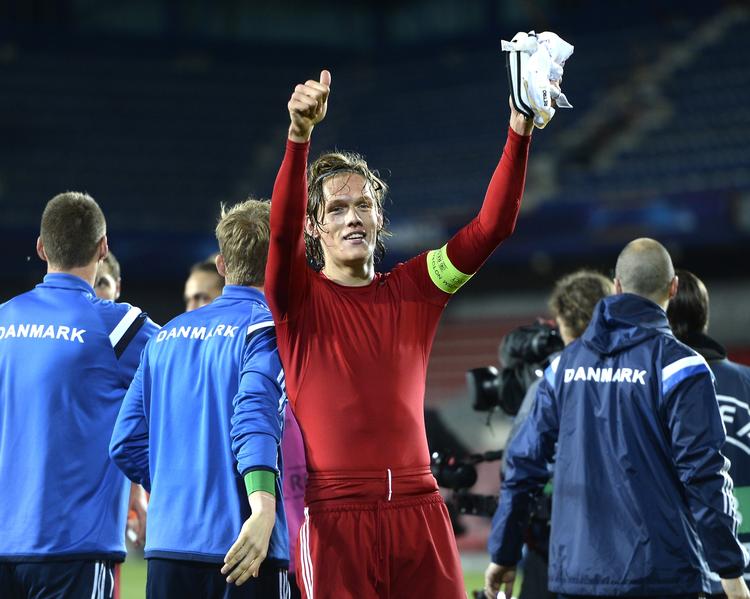 12-TAL. Der er topkarakter til den danske anfører Jannik Vestergaard efter sejren over Serbien. 