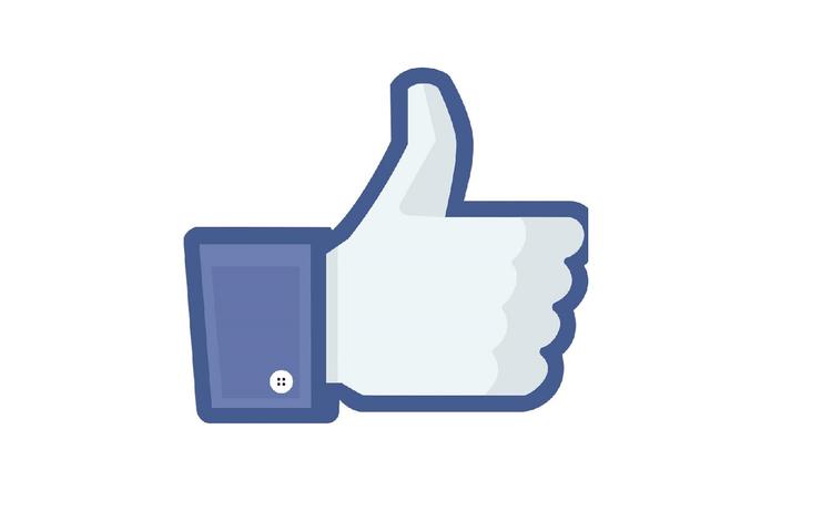 JA-HAT. Tina bruger ofte Facebook, når hun roser sin datters resultater. 