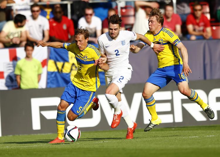 FCK'er. Ludwig Augustinsson (tv) har været et hit i Superligaen siden skiftet i vinterpausen. Nu hitter han ved U21-EM. 