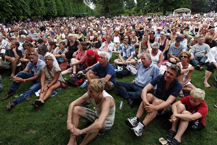 Gratis musik i Kongens have til Dignity Day. Alle penge går til at støtte ofre for tortur. 
