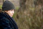 Isolationsfiktion. Jennette McCurdy i Netflix-serien 'Between', som ifølge anmelderen er sløjt skuespil, til tider med dårlige replikker. 