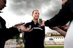 GLÆDE. U21-landstræner Jess Thorup er næsten altid rolig og smiler meget - hvilket der også er god grund til med Danmarks semifinale ved EM. 