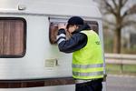 Holdningsskift. V, K og DF indførte i 2011 en grænsekontrol, som den nytiltrådte S-R-SF-regering kort efter fjernede. DF vil genindføre kontrollen, men nu mener V, at det strider mod Schengen. 