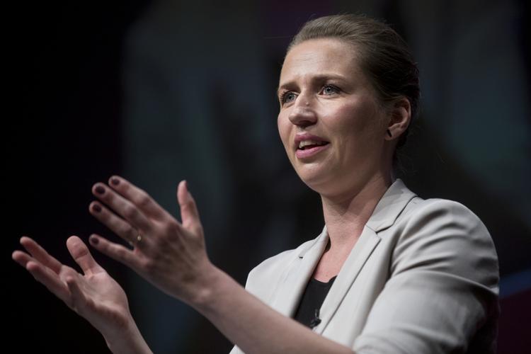 Kronet. Mette Frederiksen er ny formand for Socialdemokraterne. 