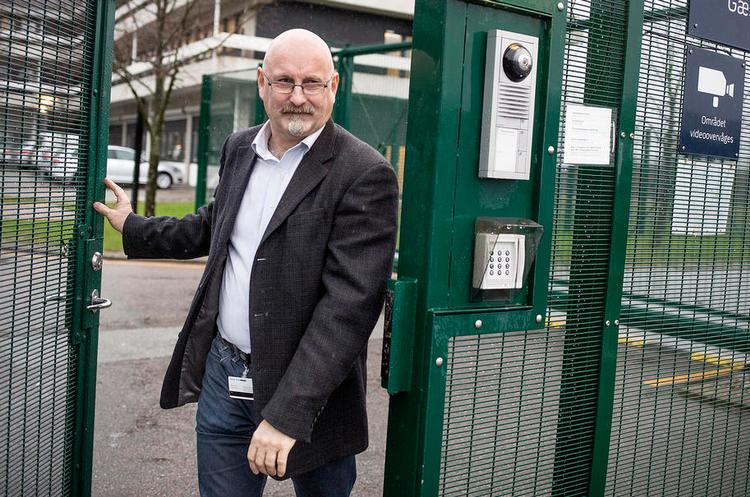 Åben dør. Cyberchef Kim Aarenstrup inviterer hackermiljøet over på den rigtige side af loven. 