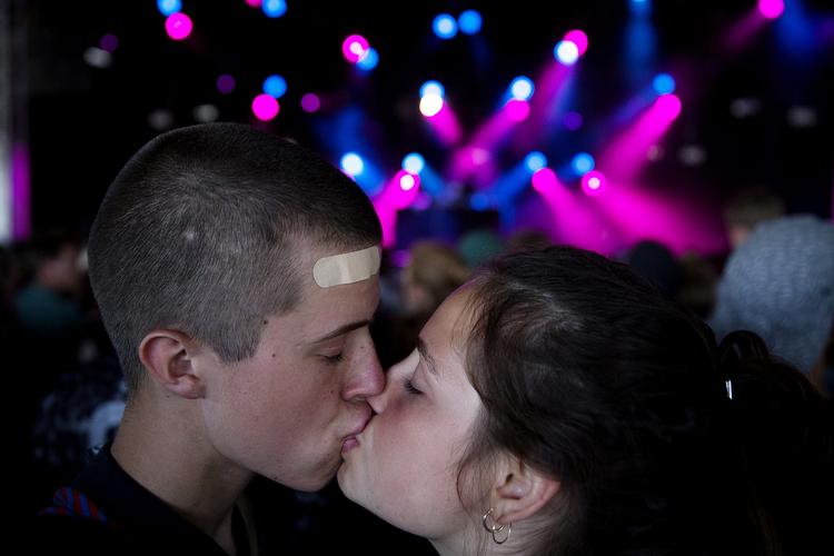 Festivalflirt. En hed affære kan blive fremtidens våben mod depressioner, viser ny forskning. Det er lykkedes at kurere svært depressive hanmus ved kunstigt at fremkalde et sexminde i musehjernen med blåt lys. 