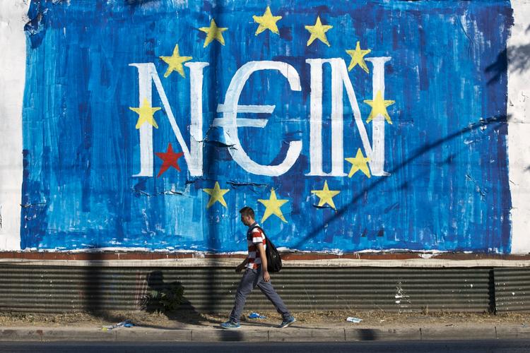 krise. Et vægmaleri i Athen siger på tysk 'Nein' til folkeafstemningen, der handler om redningsplanen for græsk økonomi. 