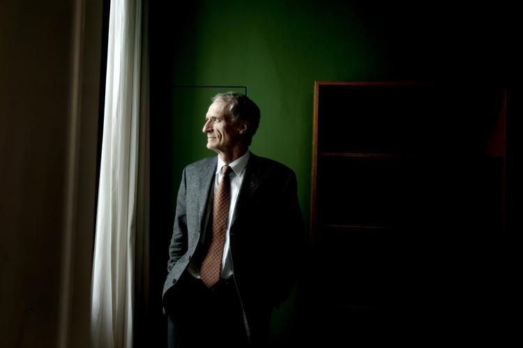 Alderspræsident. Med sine 70 år er kultur- og kirkeministeren alderspræsident i den nye regering. Det er 33 år siden, Bertel Haarder blev minister første gang. 