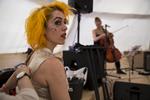 Multikunstner. Jeanett Albeck har sat musik til teater i en årrække, men er mest kendt for forestillingerne 'Hvid Magi' og 'Tove, Tove, Tove!', som hun har lavet med gruppen Sort Samvittighed. 