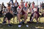 Eftertænksomhed. Dokumentarfilmen 'Nine Rocks' sætter fokus på ulykken på Roskilde Festival for 15 år siden, hvor ni unge mænd mistede livet i mudderet foran Orange Scene. Tirsdag havde filmen premiere på festivalpladsen foran et tydeligt rørt publikum. Her Julie Nørgaard, Mikkel Bødker og Anna Risager. 