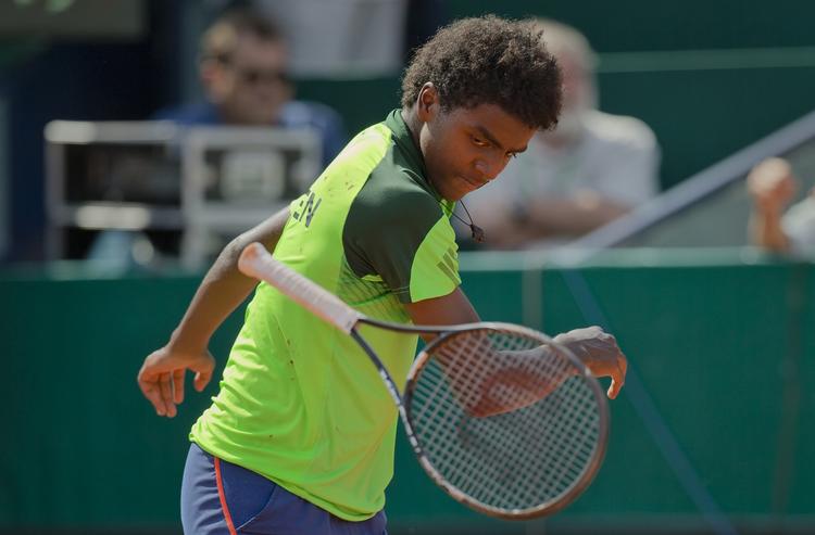 TEMPERAMENT. At der brænder en ild inde i Elias Ymer har den unge svensker vist ved flere lejligheder, som her under en Davis Cup-kamp mod Rumænien. 