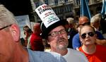 igen. Arbejdsretten i København har flere gange været centrum for demonstrationer mod Ryanair. Således også i dag, hvor der endelig faldt en afgørelse i den langstrakte kamp mellem den danske fagbevægelse og lavprisflyselskabet. 