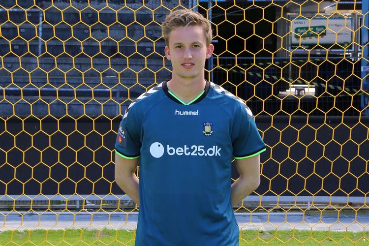 SOLGT. Efter at have været reserve i EM-slutrunden for U21 skal Frederik Rønnow nu konkurrere med Lukas Hradecky om pladsen i Brøndbys mål. 