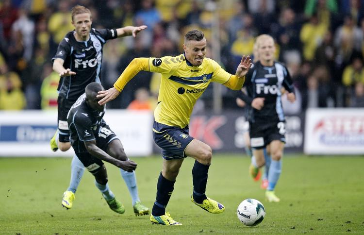 DEBUTANT. Efter at have spillet for Brøndby og Hobro debuterer Mikkel Thygesen i aften for Randers FC, der spiller europæisk fodbold i Andorra. 