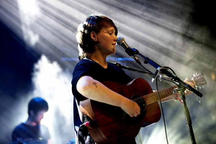 Teenageangst. Soak er brudt igennem med debutalbummet 'Before We Forgot How To Dream'. 