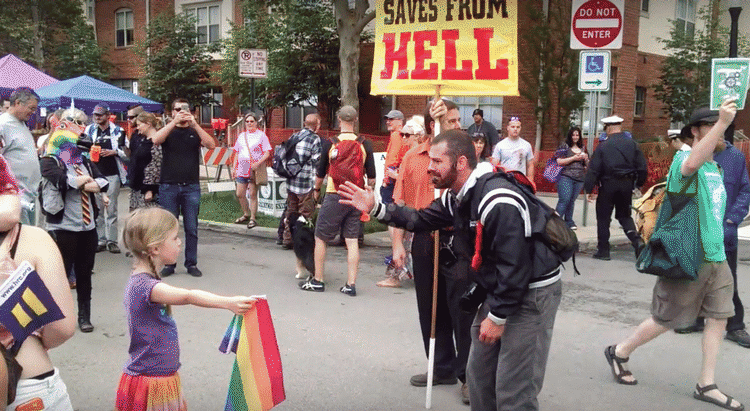 REGNBUE. Zea går kun i første klasse, men derfor kan man godt stå fast på principper om tolerance, når fundamentalistiske kristne forsøger at overbevise én om noget andet (Foto: Screenshot/YouTube) 