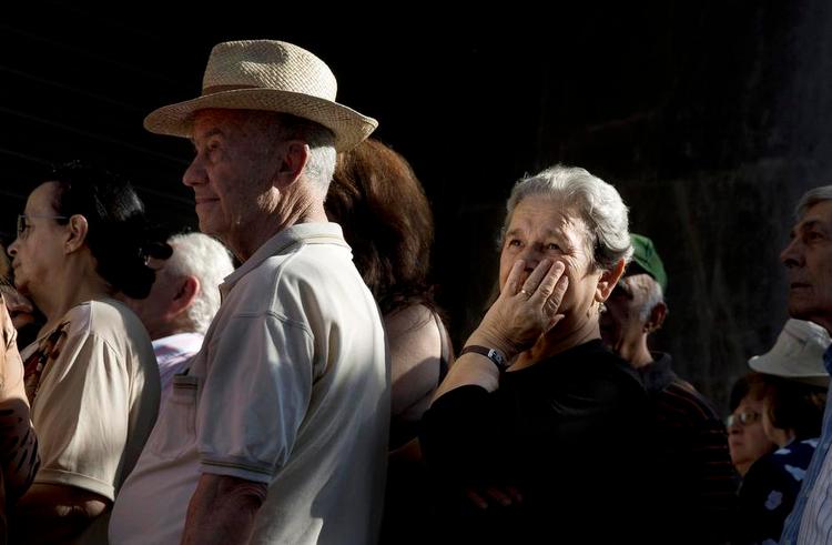 Krimi. Ud over spænding giver Petros Markaris' kriminalroman et sjældent indblik i almindelige grækeres liv og tanker. 