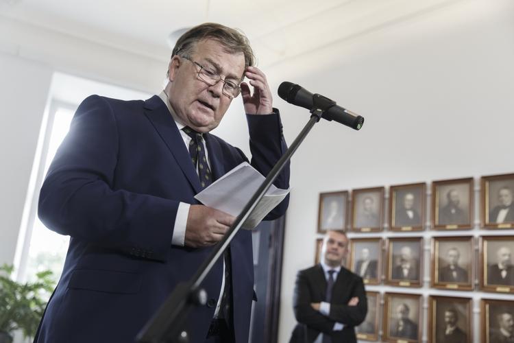 Effektivisering. Den nye finansminister, Claus Hjort Frederiksen (V), og KL er i dag blevet enige om budgettet for næste år. 