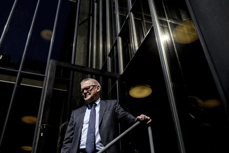 vogter. Med en lav rente dikteret udefra står Christiansborg med et stort ansvar for at sikre finansiel stabilitet, siger nationalbankdirektør Lars Rohde. 