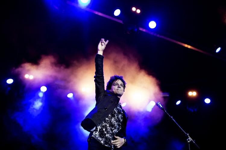 Hey. Jamie Cullum er både et omkringfarende energibundt og en dygtig pianist. 
