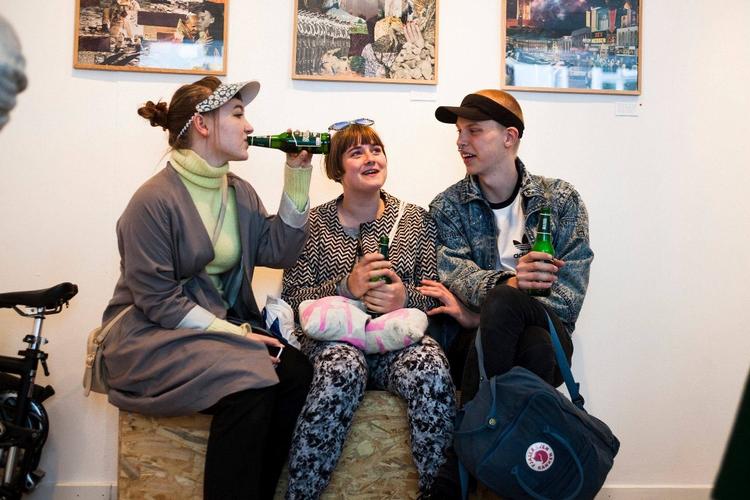 Vess. Der hygges på Vesterbro-galleriet, som gæstes af Signe Trylle på fredag. 