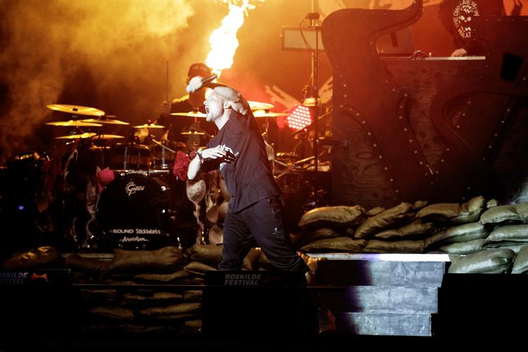 VILDERE. Publikum blev ved med at råbe »Det kan godt bli' vildere« og fik ekstranummer på ekstranummer fra Suspekt, som lukkede Orange Scene natten til søndag. 