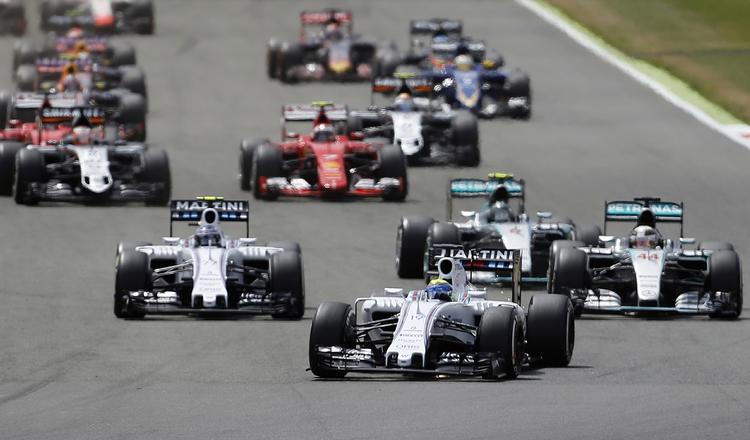 Lynstart. Felipe Massa og Valtteri Bottas fik en forrygende start i de hvide Williams-racere, men siden gik det knap så godt. 